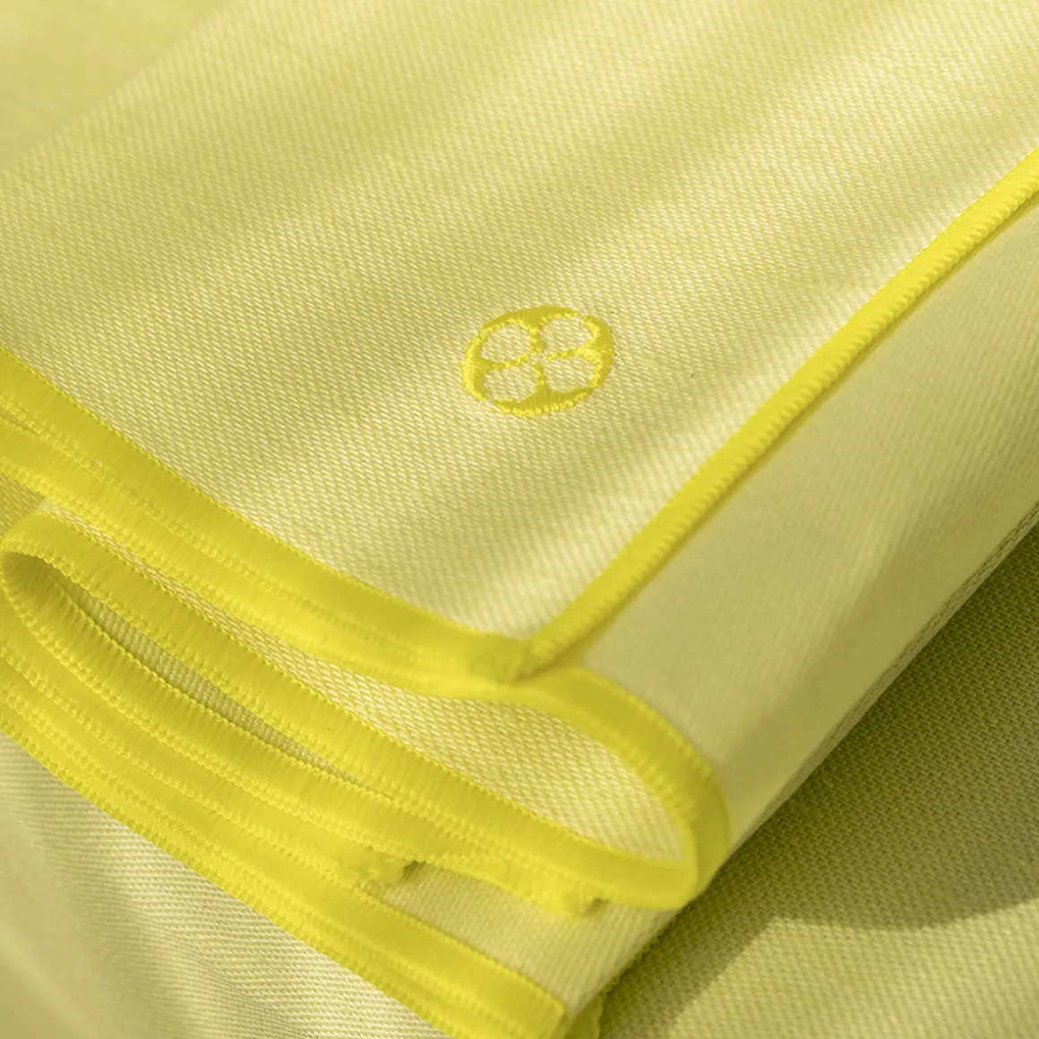 NUANCES COTON & LIN JAUNE PALE Lot de 4 serviettes 50 x 40 cm