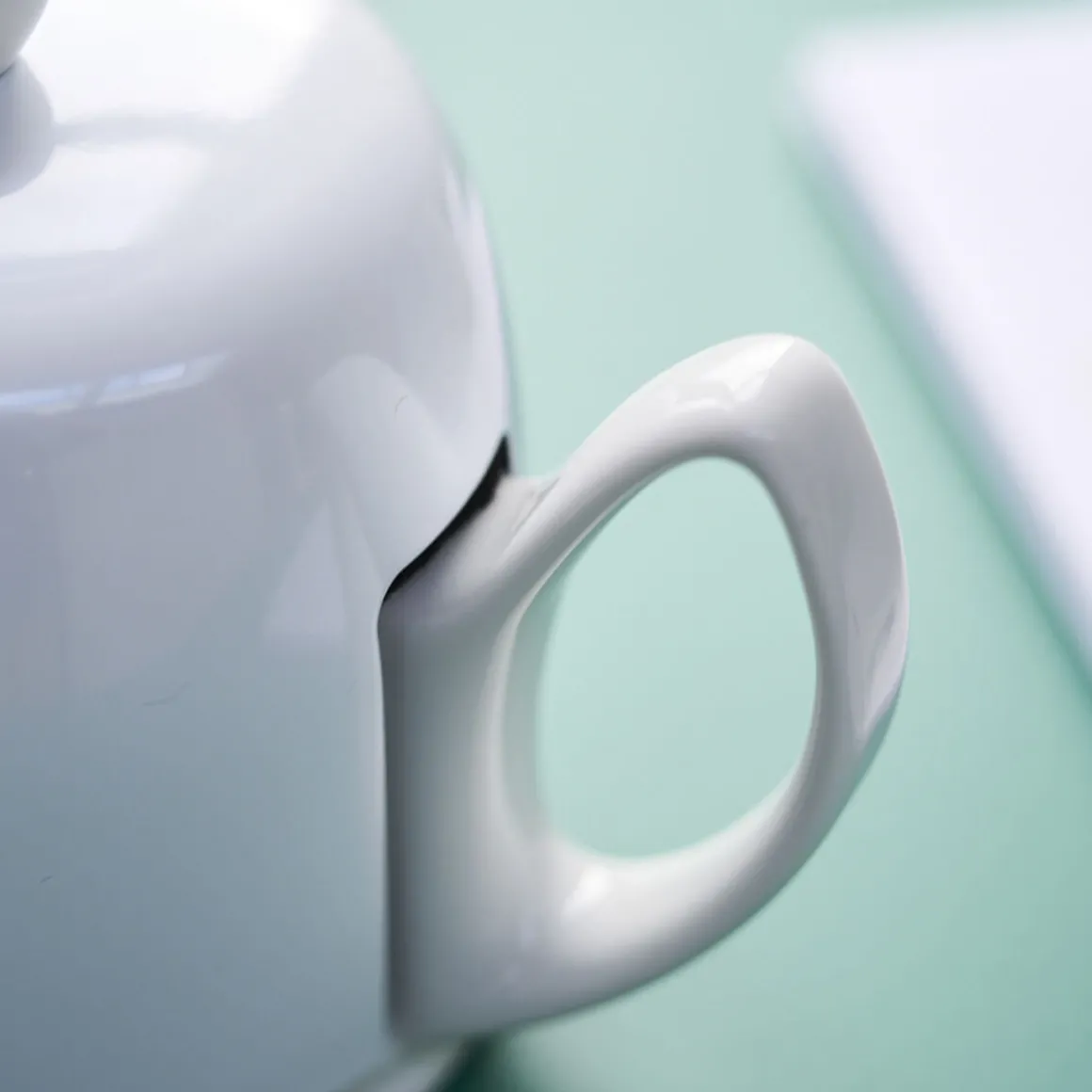 SALAM MONOCHROME Théière 4 tasses cloche blanche