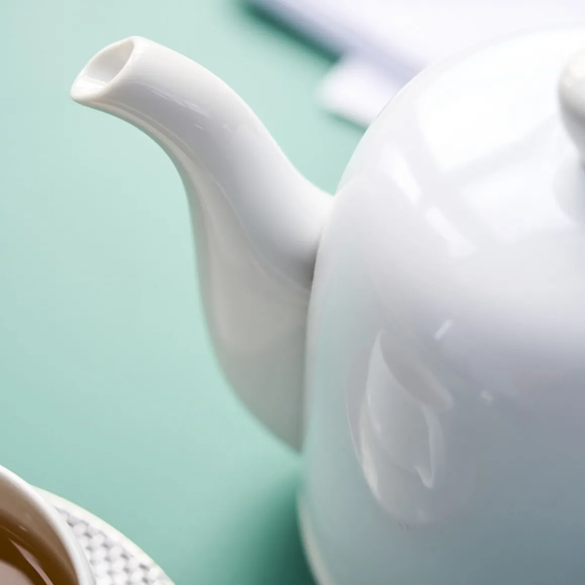 SALAM MONOCHROME Théière 4 tasses cloche blanche